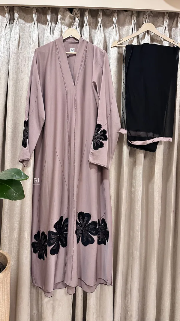 Mauve_Georgette_Relaxed_Floral_Applique_Abaya_For_Women