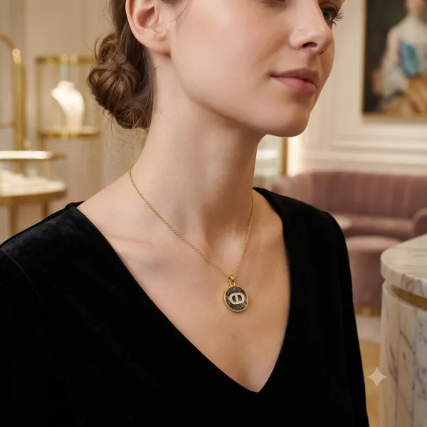 Gold_Toned_Chain_Pendant_Necklace_With_Crystal_Detail