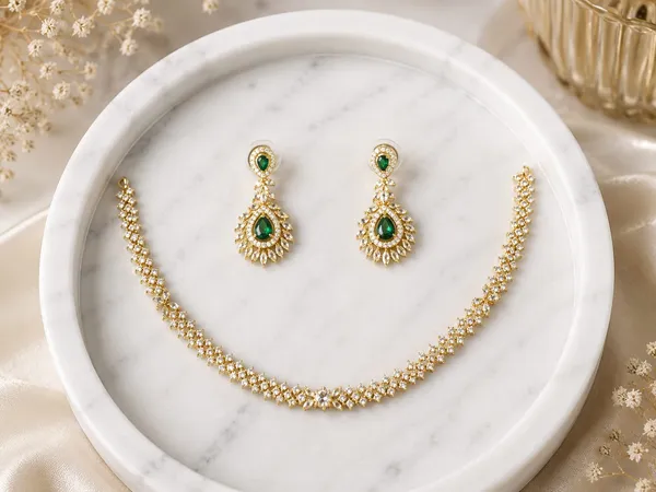Emerald_Dewdrop_Necklace_Set