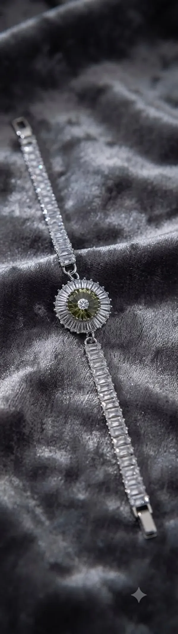 Swarovski_Baguette_Tennis_Bracelet
