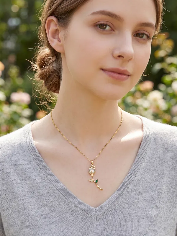 Gold_Rose_Flower_Pendant_Necklace_For_Women
