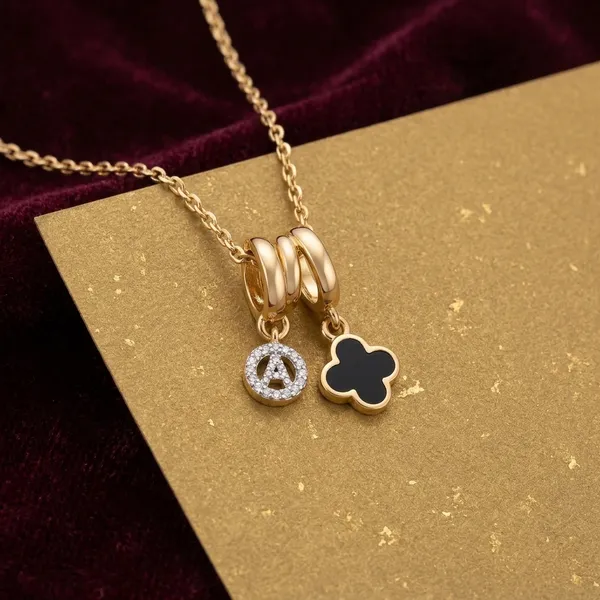 Gold_Plated_Crystal_Clover_Pendant_Necklace_For_Women