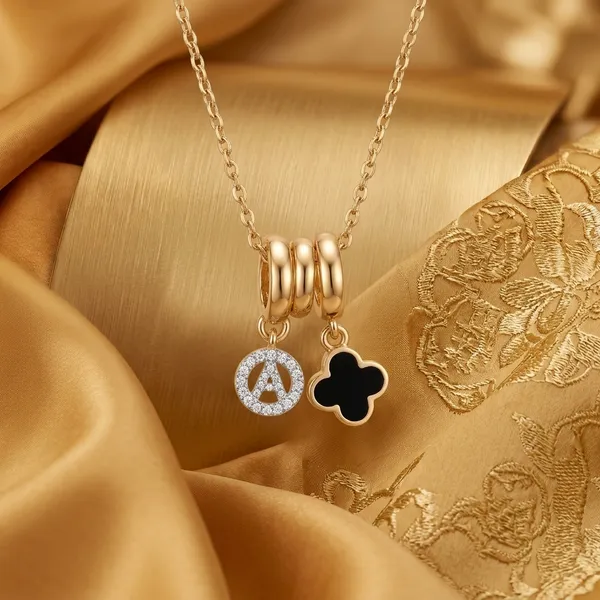 Gold_Plated_Crystal_Clover_Pendant_Necklace_For_Women