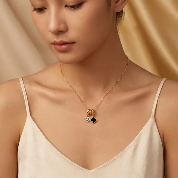 Gold_Plated_Crystal_Clover_Pendant_Necklace_For_Women