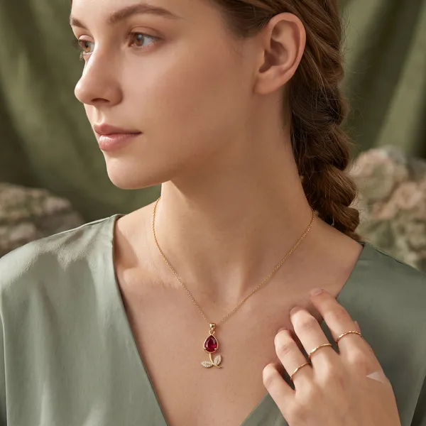 Gold_Plated_Red_Stone_Rose_Pendant_Necklace_For_Women