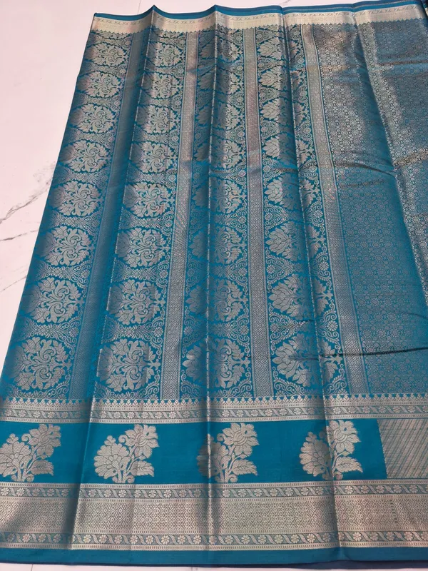 Jamla_Silk_Zari_Woven_Floral_Kanjivaram_Saree_For_Women
