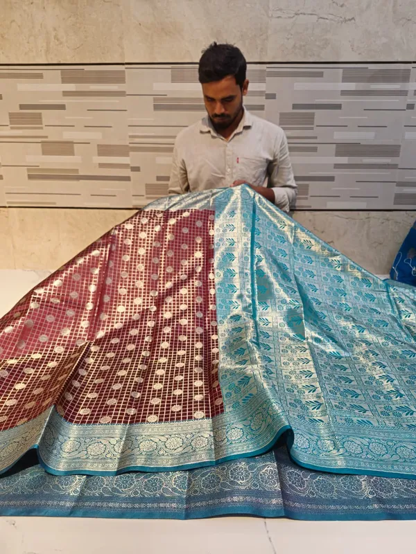 Maroon_Karishma_Silk_Woven_Zari_Check_Saree_For_Women