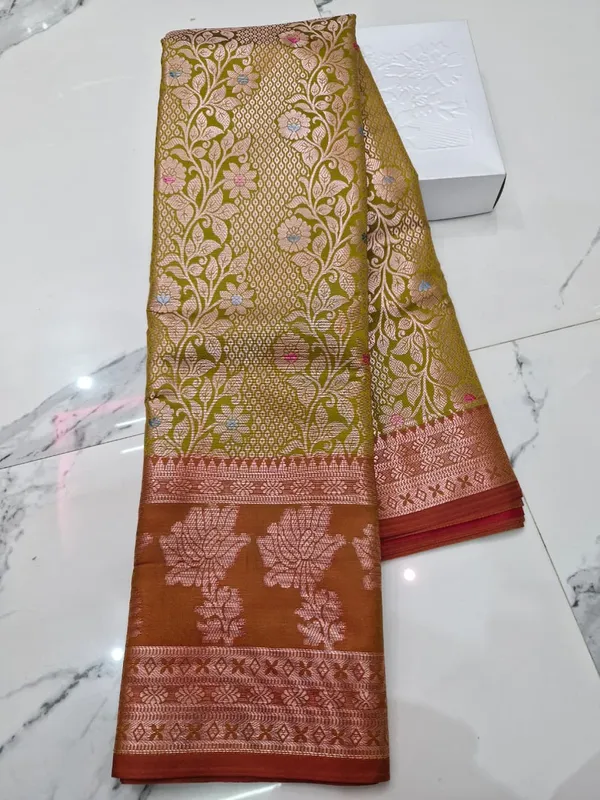 Kanjivaram_Meenakari_Zari_Woven_Floral_Banarasi_Silk_Saree_For_Women