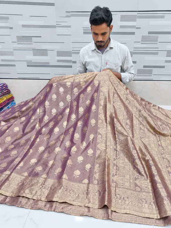 Purple_Tissue_Silk_Woven_Floral_Motif_Saree_For_Women