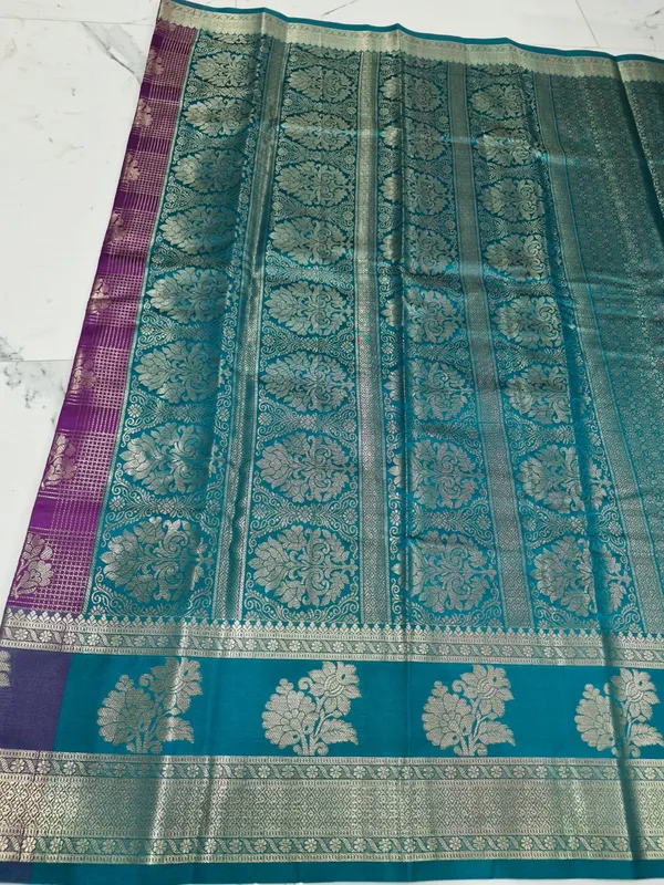 Brocade_Cheks_Magenta_Silk_Zari_Woven_Floral_Border_Kanjivaram_Saree_For_Women