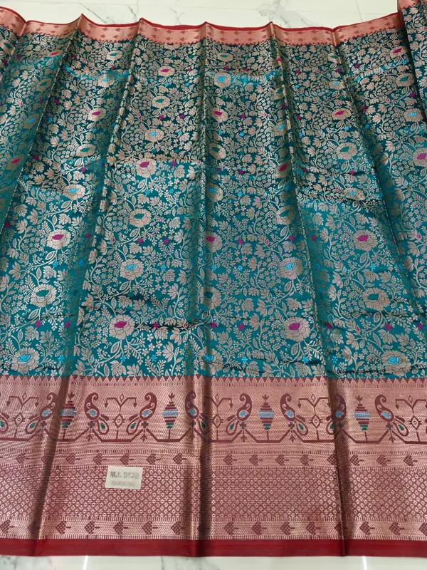 Kanjivaram_Green_Silk_Zari_Woven_Floral_Banarasi_Saree_For_Women