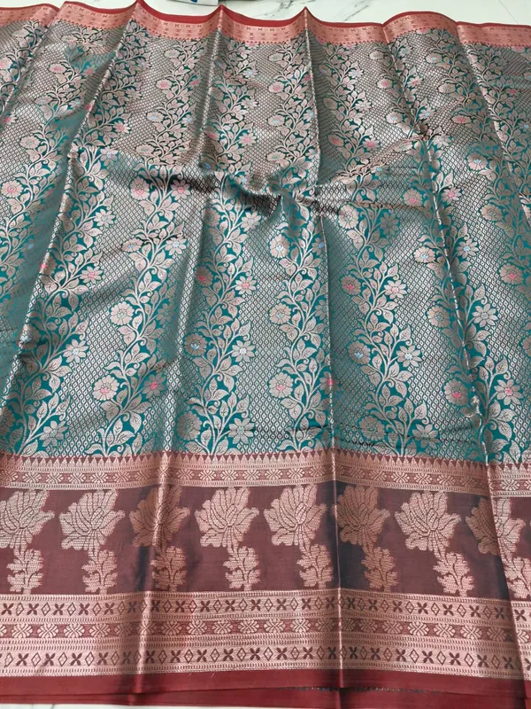 Kanjivaram_Meenakari_Green_Silk_Zari_Floral_Woven_Banarasi_Saree_For_Women