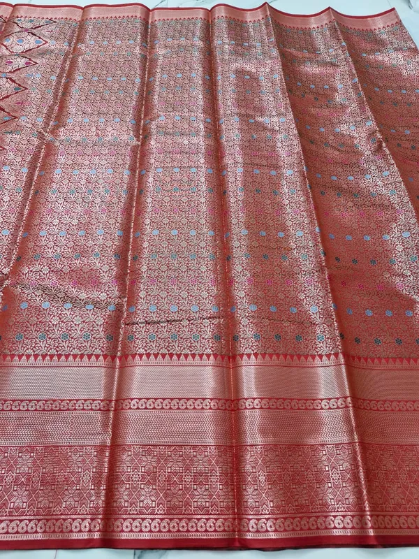 Kanjivaram_Meenakari_Green_Silk_Banarasi_Floral_Zari_Woven_Saree_For_Women