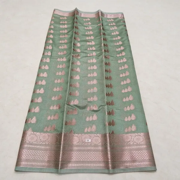 Light_Weight_Fancy_Silk_Cutting_Booti_With_Self_Border_And_Rich_Contrast_Pallu_Silk_Zari_Woven_Banarasi_Saree_For_Women