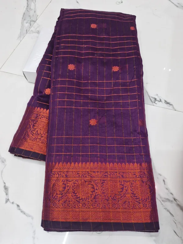 Royal_Cotton_Jamla_Handwoven_Silk_Zari_Checkered_With_Contrast_Green_Pallu_And_Blouse_Zari_Woven