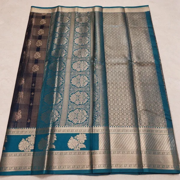 Navy_Blue_Silk_Zari_Woven_Kanjivaram_Saree_For_Women