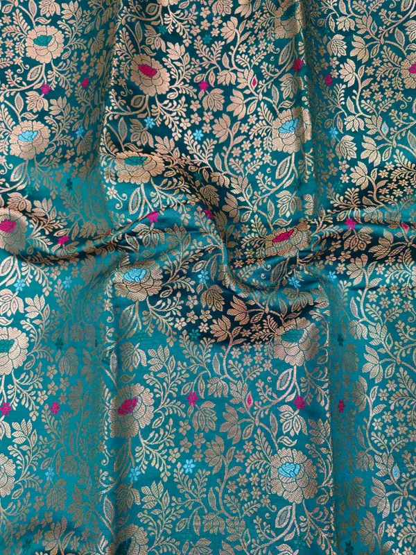 Kanjivaram_Green_Silk_Zari_Woven_Floral_Banarasi_Saree_For_Women
