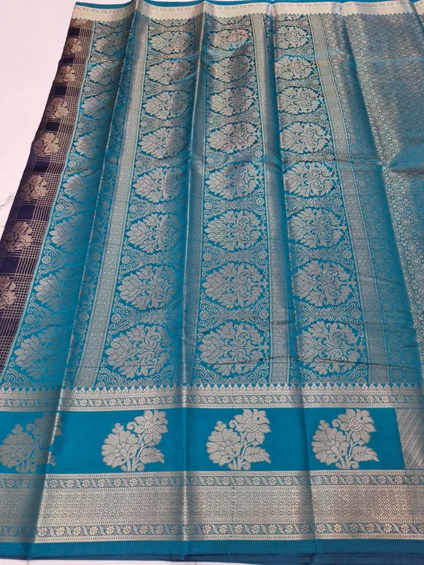 Navy_Blue_Silk_Zari_Woven_Kanjivaram_Saree_For_Women