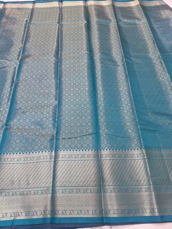 Jamla_Silk_Zari_Woven_Floral_Kanjivaram_Saree_For_Women