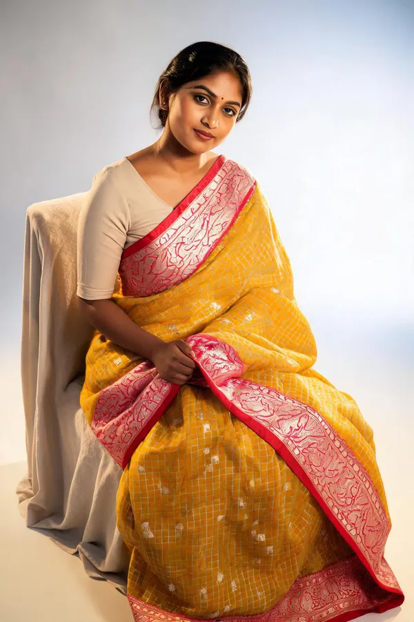 Yellow_Pink_Karishma_Silk_Woven_Traditional_Saree_For_Women