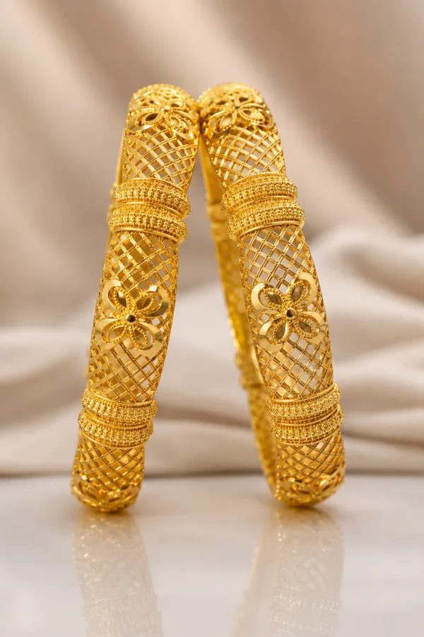 Traditional_Floral_Lattice_Gold-Tone_Bangles_for_Women_|_Intricate_Filigree_&_Beaded_Design_|_Elegant_Ethnic_Jewellery_for_Wedding,_Party_&_Festive_Wear