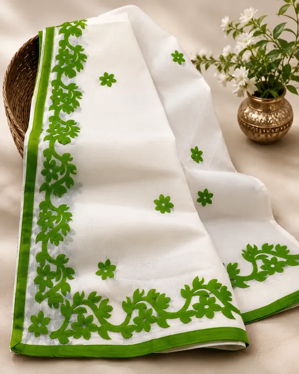 White_Soft_Cotton_Applique_Work_Saree_For_Women