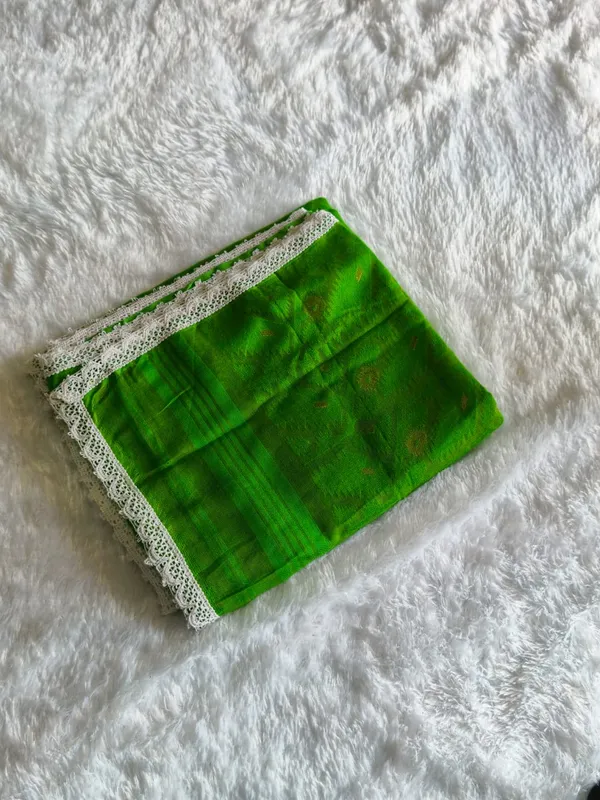 Parrot_Green_Pure_Soft_Cotton_Floral_Lace_Saree_For_Women