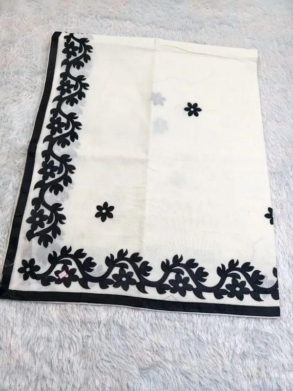 White_Soft_Cotton_Applique_Work_Saree_For_Women