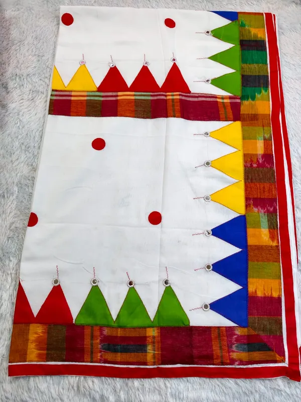 White_Khadi_Cotton_Applique_Work_Saree_For_Women