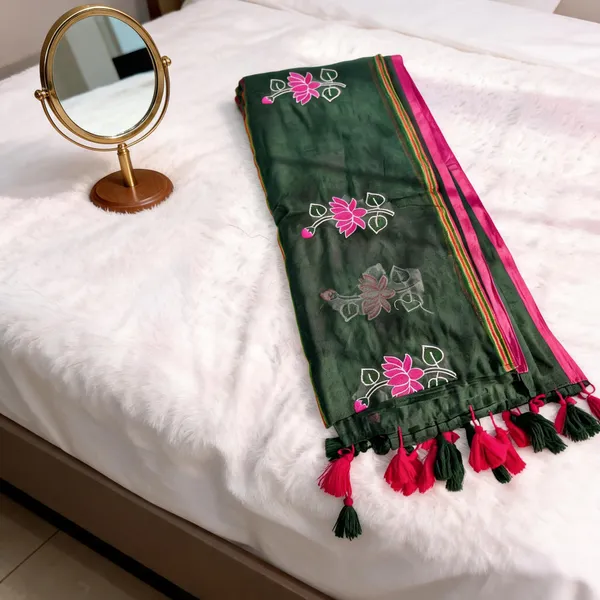 Bottle_Green_Mul_Cotton_Lotus_Embroidery_Saree_For_Women