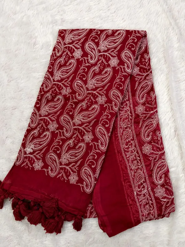 Maroon_Mul_Cotton_Chikankari_Saree_For_Women