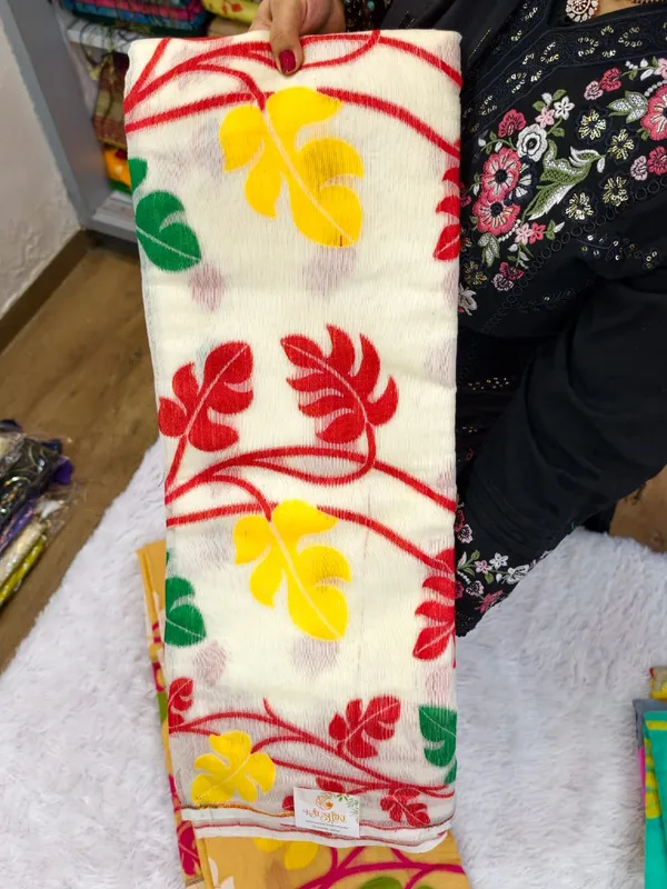 Off_White_Handloom_Soft_Cotton_Floral_Saree_For_Women