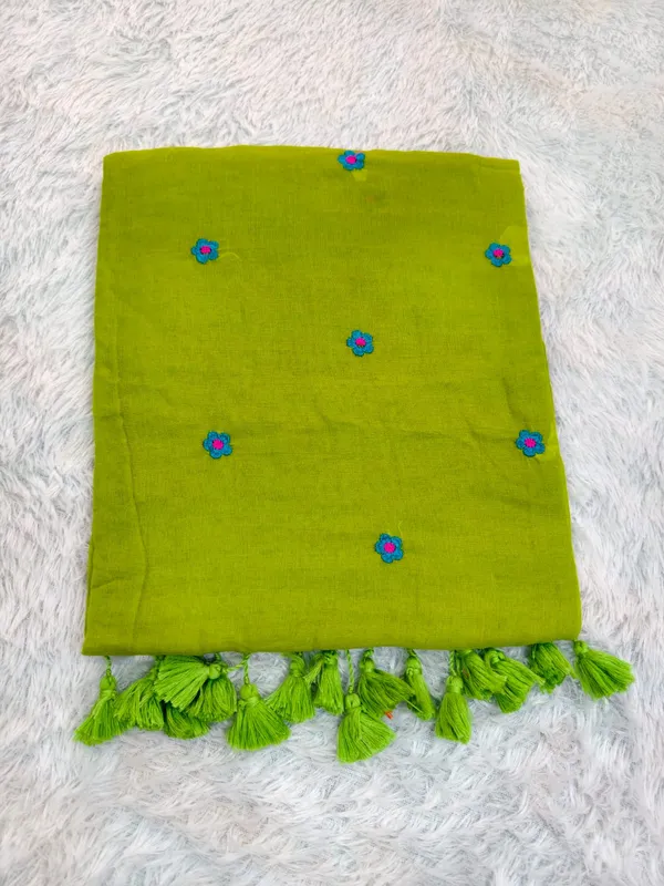 Parrot_Green_Mul_Cotton_Floral_Embroidered_Saree_For_Women