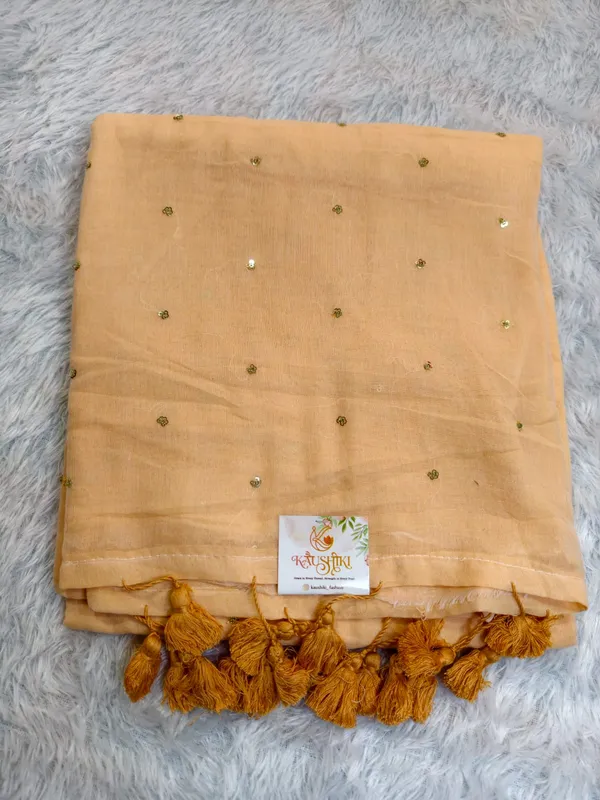 Beige_Mul_Cotton_Small_Sequin_Work_Saree_For_Women
