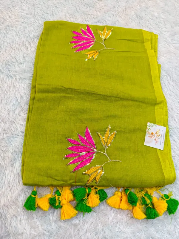 Olive_Green_Pure_Mul_Cotton_Lotus_Embroidery_Saree_For_Women