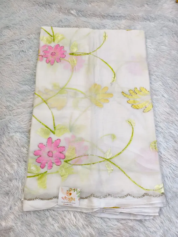 White_Pure_Chiffon_Hand_Painted_Kat_Dana_Saree_For_Women