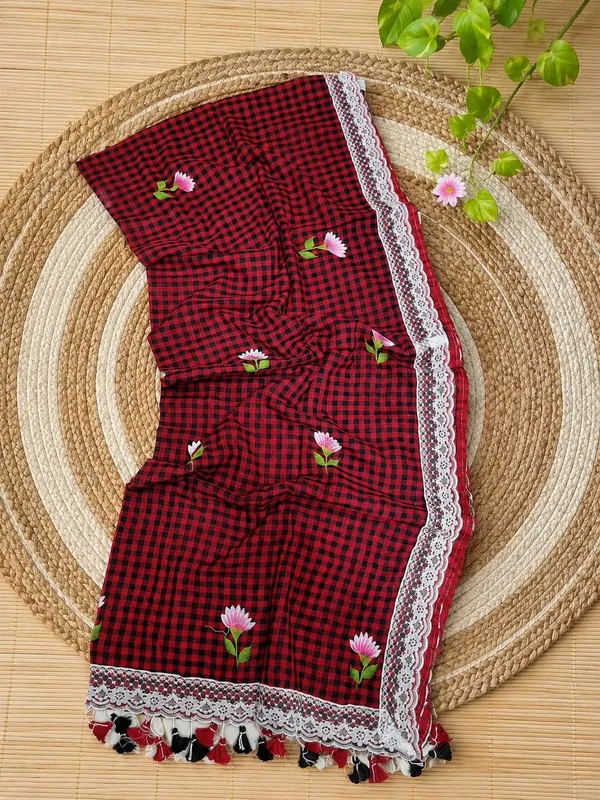 Black_Red_Pure_Mul_Cotton_Check_Floral_Lace_Saree_For_Women