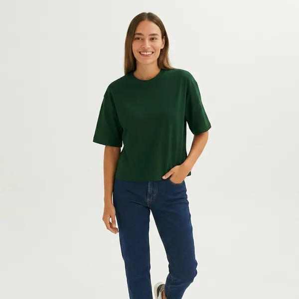 Minimal_Casual_Everyday_Green_Oversize_Tee