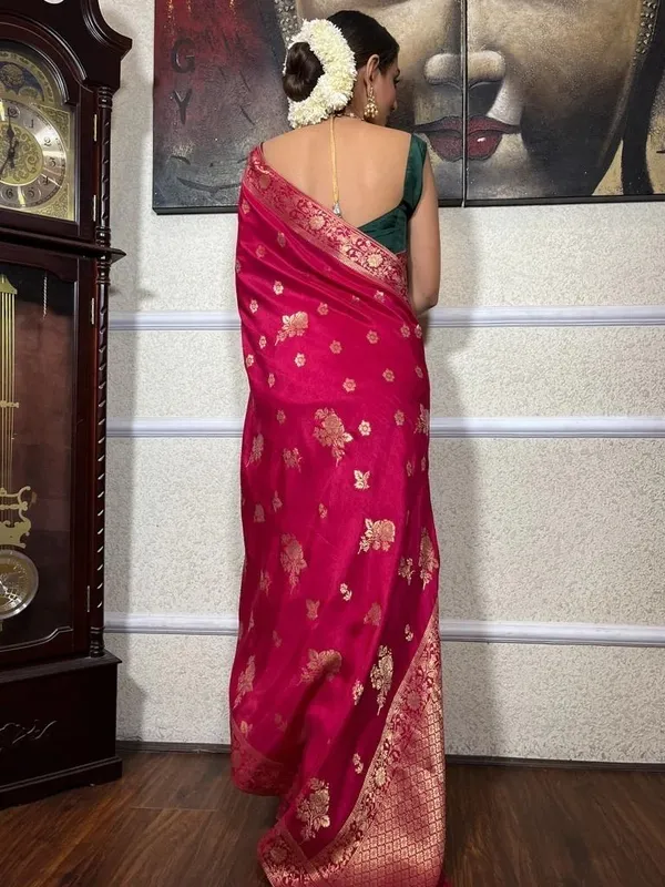 Oxin_Printed,_Woven,_Embroidered_Banarasi_Jacquard_Saree_(Pink)