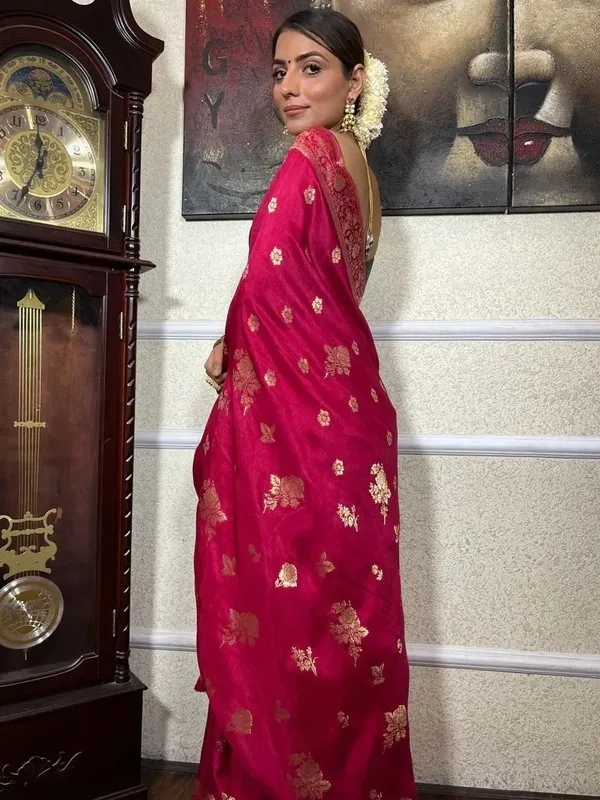 Oxin_Printed,_Woven,_Embroidered_Banarasi_Jacquard_Saree_(Pink)