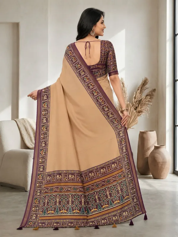 Oxin_Woven,_Geometric_Print_Patola_Art_Silk_Saree_(Beige)