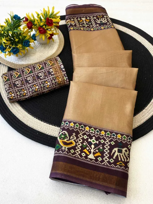 Oxin_Woven,_Geometric_Print_Patola_Art_Silk_Saree_(Beige)