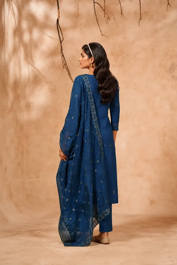 Royal_Blue_Embroidered_3-Piece_Salwar_Suit_Set_with_Designer_Dupatta