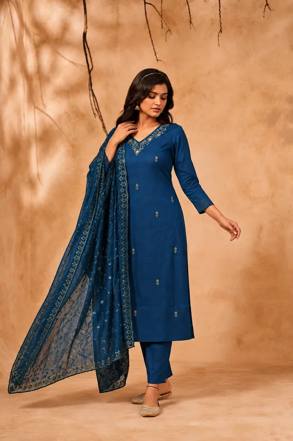 Royal_Blue_Embroidered_3-Piece_Salwar_Suit_Set_with_Designer_Dupatta