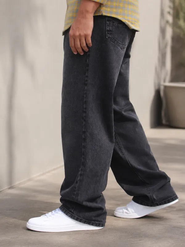 Charcoal_Grey_Cotton_Relaxed_Fit_Jeans_For_Men