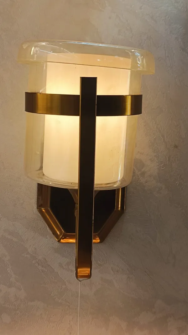 Metal_Glass_Art_Deco_Gold_Black_Wall_Sconce_Light