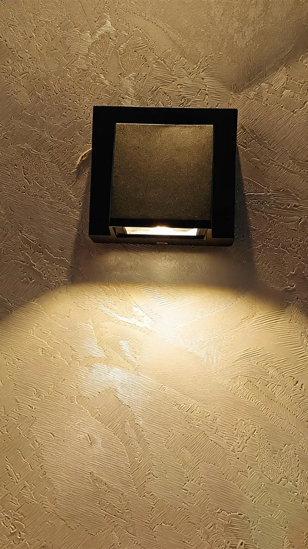 Aluminum_Modern_Square_Black_LED_Wall_Light_4W