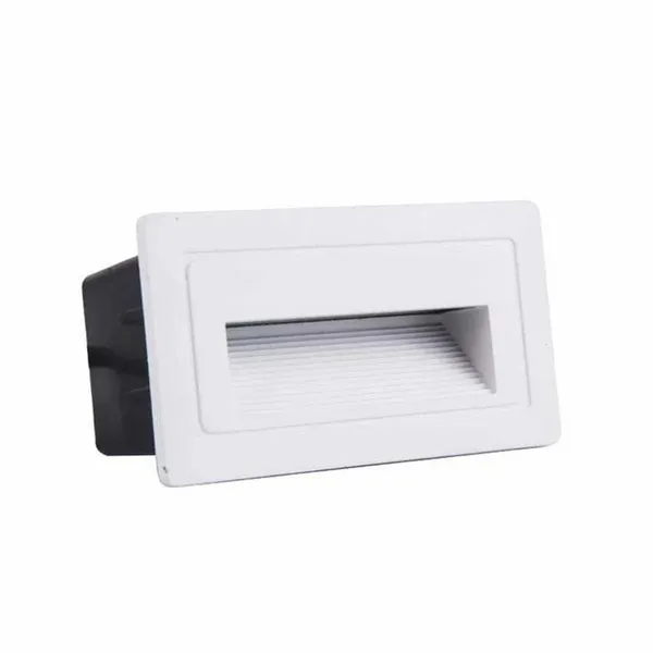 Modern_Aluminum_Stair_Step_Light