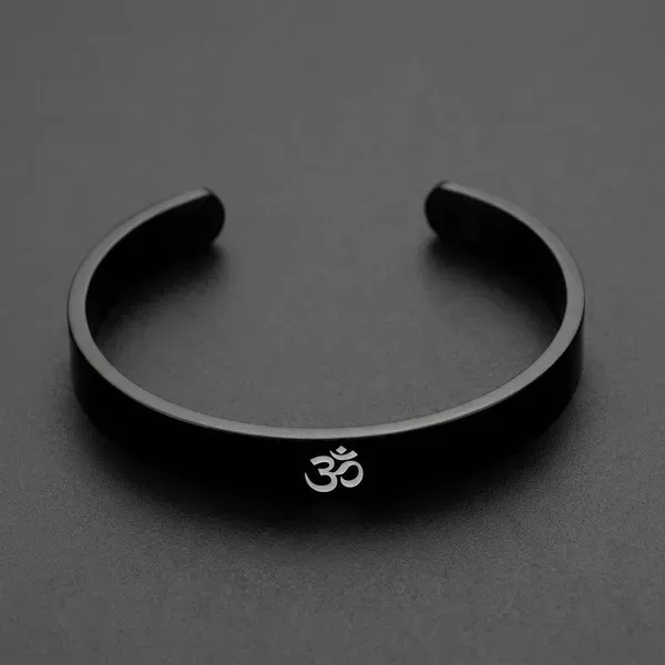 Black_Brass_Premium_And_Elegant_Bracelet_For_Unisex