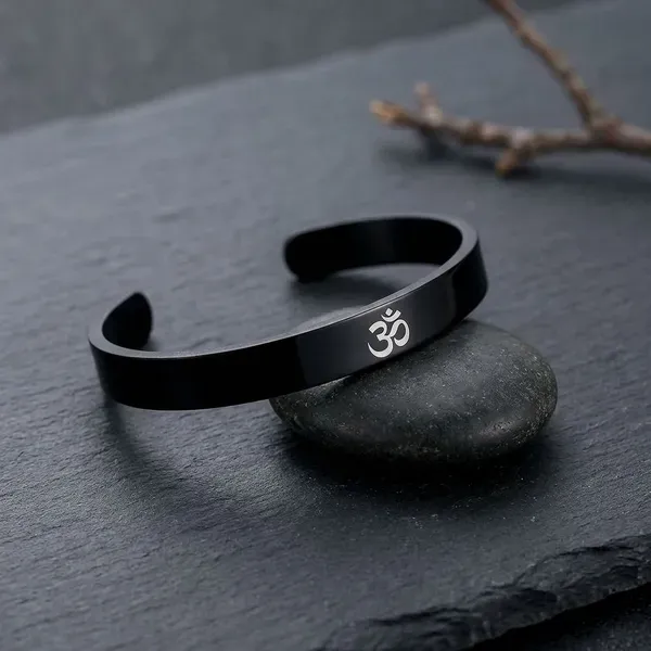 Black_Brass_Premium_And_Elegant_Bracelet_For_Unisex
